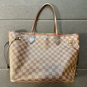 Louis Vuitton Neverfull Damier MM